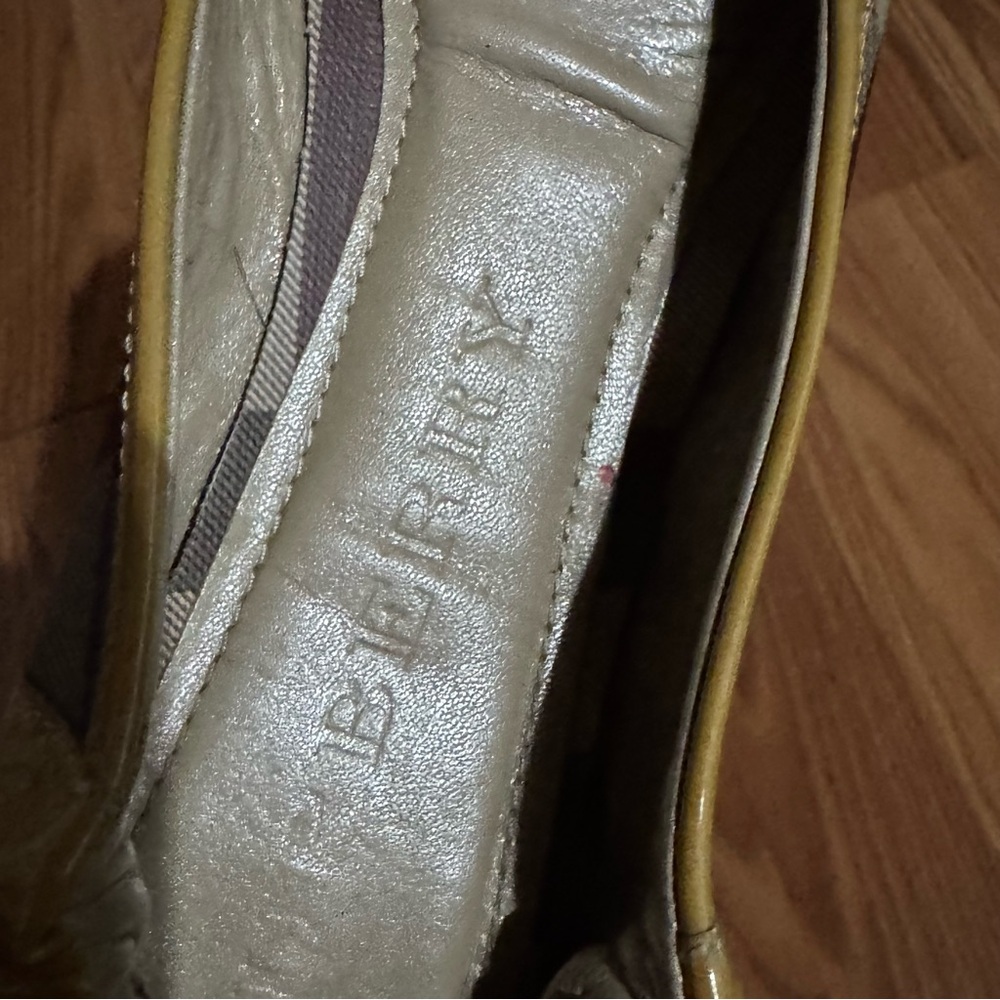 Burberry Nova Check Beige Patent Leather Ballet Flats Classic Preppy Old Money - Picture 3 of 9